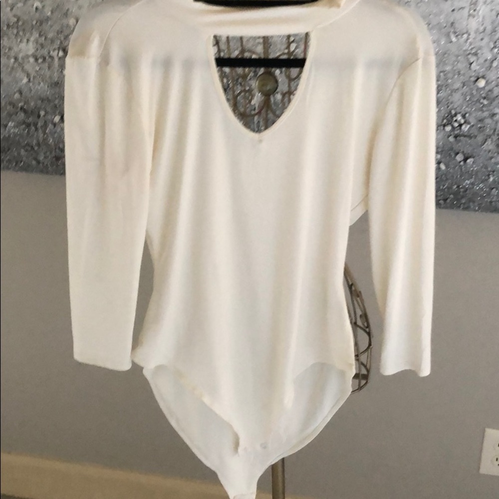 WHITE V NECK LONG SLEEVE BODY SUIT